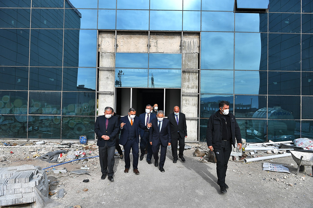 Büyükkılıç Bu Kez Ata Toprağı Develi’yi Ziyaret Etti